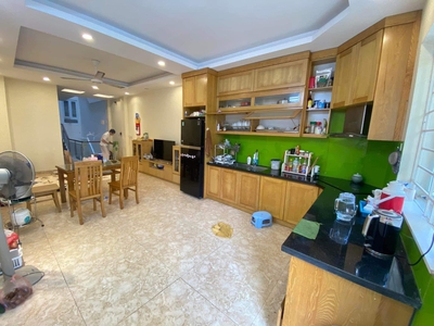 Bán nhà hoàng quốc việt, ô tô vào nhà, 4 tầng, 4 ngủ, 97m, 13 tỷ. 2