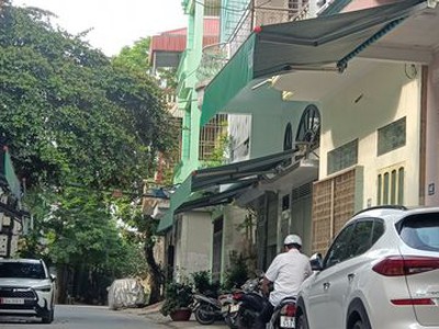 Bán nhà 4 tầng ô tô đỗ cửa nhỉnh 1 tỷ ngay trung tâm thành phố 2