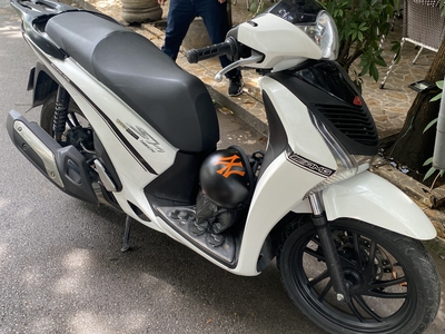 Cần bán SH150 màu trắng 1