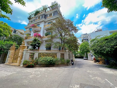 Bán siêu biệt thự  vườn đào, tây hồ. 230m2x4  mt12.8m  giá 118 tỷ. phương 0