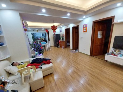 Bán chcc 100m2, 3 pn, 2wc, với view quảng trường gold mark và hồ tùng mậu, sổ đỏ chính chủ 1