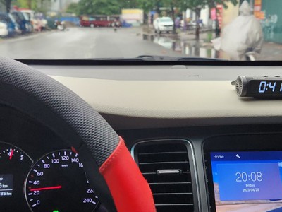 Hà nội: bán kia rondo chính chủ bản AT,máy xăng, động cơ nu 2.0, mới đk t2.2023,xe 7 chỗ đa dụng 3