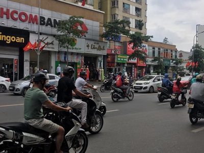 Siêu phẩm mặt phố nguyễn văn cừ, vị trí đẹp, mt 6,5m kd đỉnh, 195m2, 3 tầng, gía 45 tỷ. 1