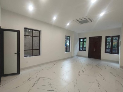 Nhà mặt phố triệu việt vương, 43m2, 5t, 25.5tỷ, thang máy 2