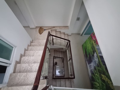 Chính chủ gửi bán nhà 3 lầu , 2 mặt tiền , phường cát lái q2 , diện tích 75 m2 giá bán 12 tỷ 300 2