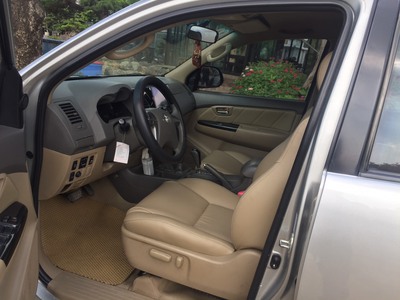 Cần bán xe Toyota Fortuner máy xăng 2 cầu đời 2013 3