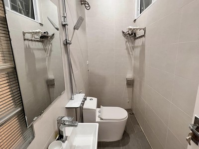Đẹp như khách sạn: nhà tầng 1, 66m2,2 ngủ, chỉ 8m ra phố chính, nhỉnh 3 tỷ 0