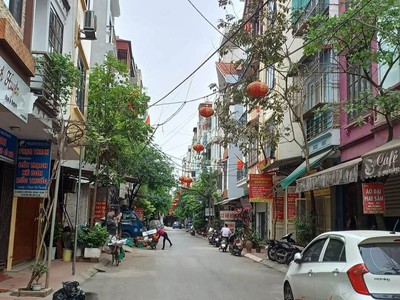 Bán mấy mảnh đất quang trung hà đông phân lô, ô tô tránh vỉa hè, 50m2, đất, mt4.2 giá 5 tỷ giữ tiền 0