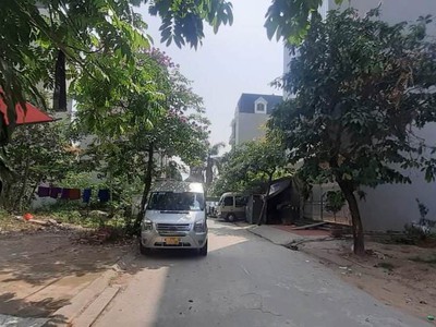 Bán mấy mảnh đất quang trung hà đông phân lô, ô tô tránh vỉa hè, 50m2, đất, mt4.2 giá 5 tỷ giữ tiền 2