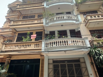 Cho thuê nhà liền kề 4 tầng, ngõ 11 Khuất Duy Tiến DT 60m2 04 tầng full điều hoà 1