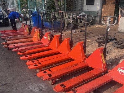 Xe nâng Nhật bãi tải 2500kg kích thước càng 520x1070mm 0