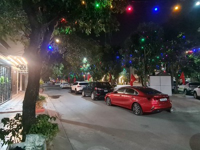 Bán Nhà 5 Tầng Mặt Công Viên Văn Cao 1