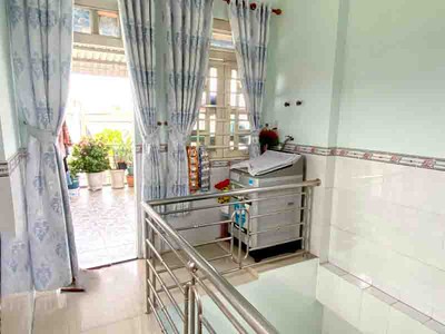 Bán nhà quốc lộ 1k, linh xuân 45m2, 3 tầng 3pn, hẻm xe hơi thông, chỉ nhỉnh 3 tỷ view công viên, 1