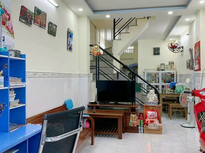 Bán nhà 2 t gần đường lớn trần phú dt: 34m2 diện tích sử dụng 75m2 giá 2,5ty thổ cư 100 0