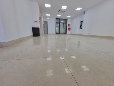 Cho thuê Mặt bằng kinh doanh 90m2 ở Phố Lạc long quân, SPA, Ngân hàng, Nail 2