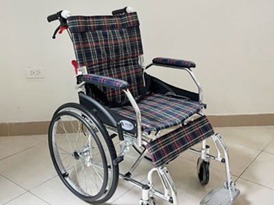 Cho thuê xe lăn du lịch, khám bệnh, biểu diễn 2