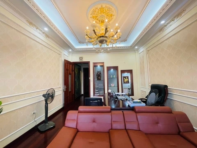 70m 5 tầng mặt tiền 4.5m giá nhỉnh 13 tỷ phân lô trung tâm cầu giấy, hàng xóm trường đại học quốc 0