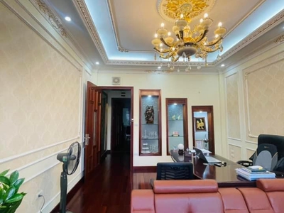 70m 5 tầng mặt tiền 4.5m giá nhỉnh 13 tỷ phân lô trung tâm cầu giấy, hàng xóm trường đại học quốc 3