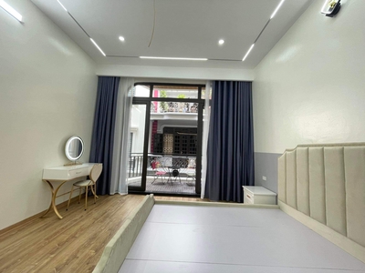 50m 5 tầng mặt tiền 4.5m giá nhỉnh 11 tỷ trung tâm quận cầu giấy. nhà phân lô ô tô tránh. chủ cần 3