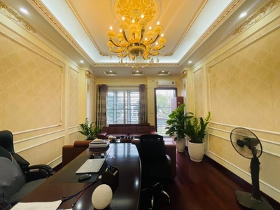 70m 5 tầng mặt tiền 4.5m giá nhỉnh 13 tỷ phân lô trung tâm cầu giấy, hàng xóm trường đại học quốc 4