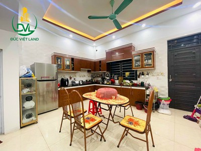 Chính chủ cần bán căn nhà 3 tầng thuộc đường lê thiết hùng   tp lào cai   tỉnh lào cai. 1
