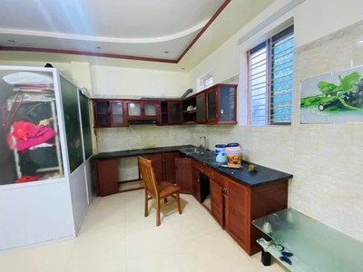 Mn879. cho thuê nhà mặt ngõ lạch tray 3 ngủ đồ cơ bản ô tô đỗ cửa 0