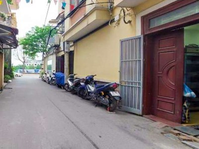 Bán đất phố Hồng Tiến, Long Biên, đường thông ô tô rộng, sát phố nhộn nhịp, 140m, 16 tỷ 8 1