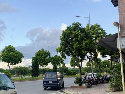 Bán đất phố Hồng Tiến, Long Biên, đường thông ô tô rộng, sát phố nhộn nhịp, 140m, 16 tỷ 8 3