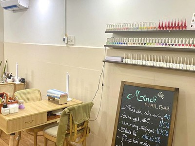 Cần sang nhượng tiệm nail khu vực quận 10 đường đào duy từ. khu vực trường đại học đông đúc 2