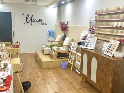 Cần sang nhượng tiệm nail khu vực quận 10 đường đào duy từ. khu vực trường đại học đông đúc 1
