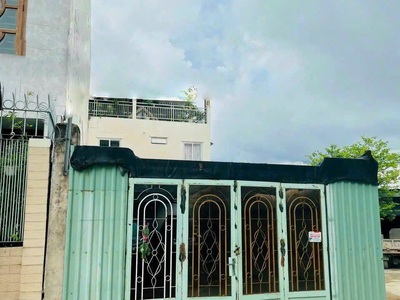 Bán đất mặt tiền đường nb 8m nguyễn văn linh quận 7 giá: 9,5 tỷ dt: 5x20m, 0