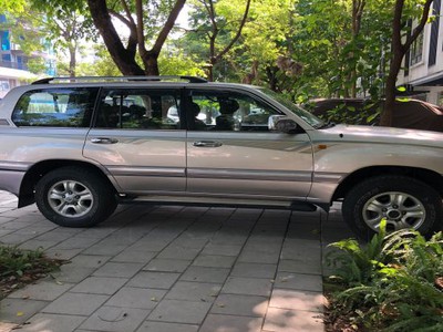 Bán xe toyota landcruiser 2005, số sàn 2