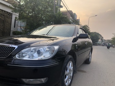 Cần bán gấp toyota CAMRY 2.4 màu đen sx 2005 số sàn 8