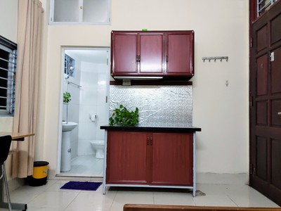 Phòng đủ đồ wc khép kín sạch sẽ 225 Quan Hoa Cầu Giấy 3tr/th 1