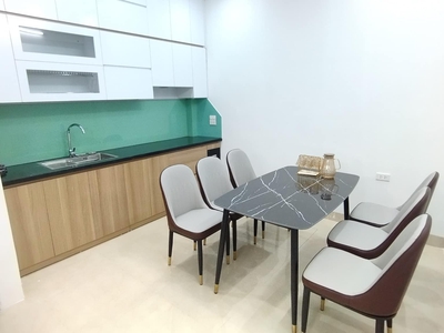 Cần bán Nhà Ngã Tư Sở, Thanh Xuân. Oto chánh, oto vào nhà. 42m x4tầng. giá 6,x tỷ 1