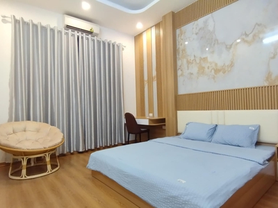 Cần bán Nhà Ngã Tư Sở, Thanh Xuân. Oto chánh, oto vào nhà. 42m x4tầng. giá 6,x tỷ 2