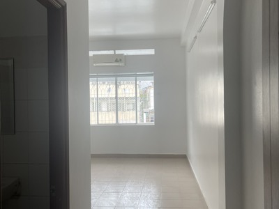 Cho Thuê Nhà Mới 100 Mặt Tiền Phó Đức Chính, Thang Máy, Sàn Trống Suốt, Kinh Doanh Tự Do 3
