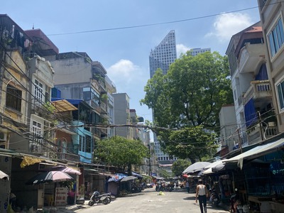 Mặt chợ quang trung hà đông, mặt tiền rộng gần 4m, kinh doanh, chào giá 7.x tỷ 0