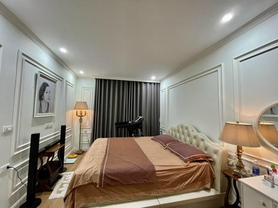 Bán căn hộ 5 phòng ngủ, p10, căn hộ siêu sang, cần bán nhanh ạ 3