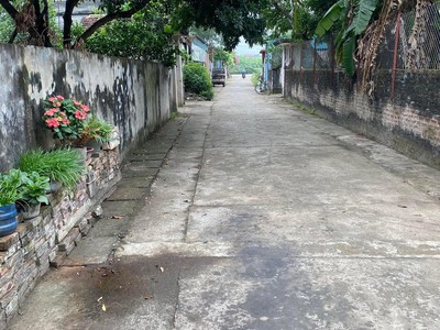 Cần bán gấp cắt lỗ nhanh -Duy nhất 1 lô chưa đến 1tỷ gần chợ Quất Động. 1