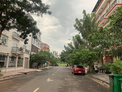 Nhà đang cho thuê 2 tỷ/năm. do cần tiền nên chủ bán gấp, dt 600m2 giá 32 tỷ 0