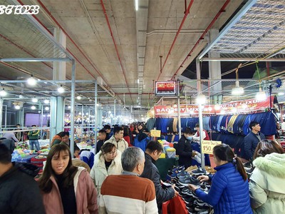 Bán 2 gian hàng ăn uống tầng 1 chợ du lịch lào cai 2