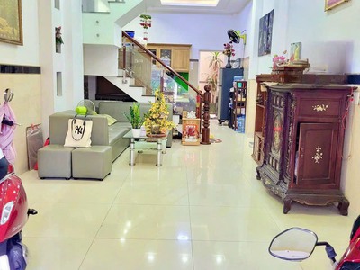 Bán nhà mặt tiền đường rộng 25m quận Bình Tân đang kinh doanh thu nhập 50 triệu một tháng 1