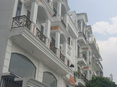 Chủ đi định cư bán nhà gò vấp 5 tầng   5 tầng nở hậu 7.2 tỷ 0