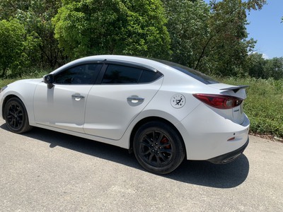 Cần bán Mazda 3 2018 bản fun . 2
