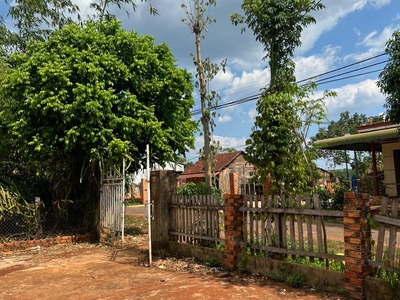 Mình có mặt bằng cần cho thuê. nhà kiêng cố, ngang 30m, xâu vào 26m. 0