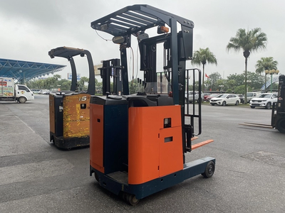 Xe nâng điện đứng lái cũ Toyota 7FBR15 nâng cao 3.3m. Sản xuất 2011 3