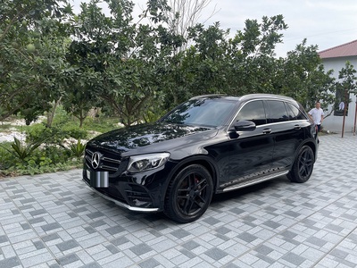 Mercedes GLC 300 đời 2016, bảo hiểm thân vỏ còn đến tháng 5/2024. 4