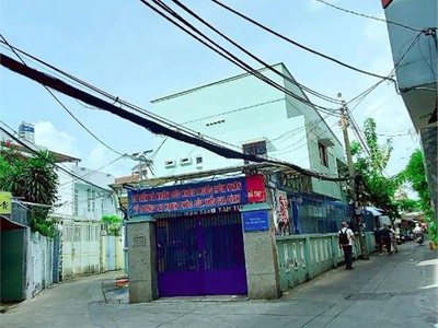 Bán nhà nguyễn khoái quận 4 39m2 nhỉnh 2ty cách xe hơi 5 căn nhà hẻm thông shr 2