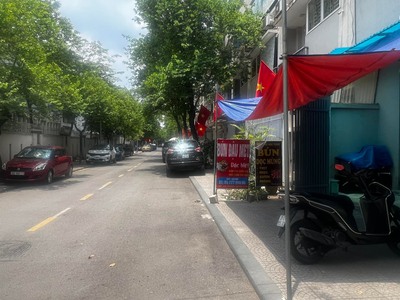 Cho thuê nhà xây thô liền kề  kđt an hưng, dương nội ,hà đông dt 84m x4 tầng 10tr/ tháng. 0